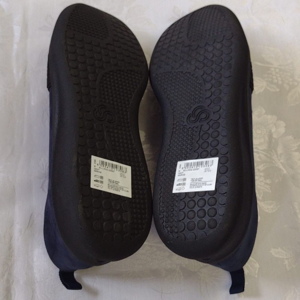 Clark's navy shoe - Picture 4 of 4